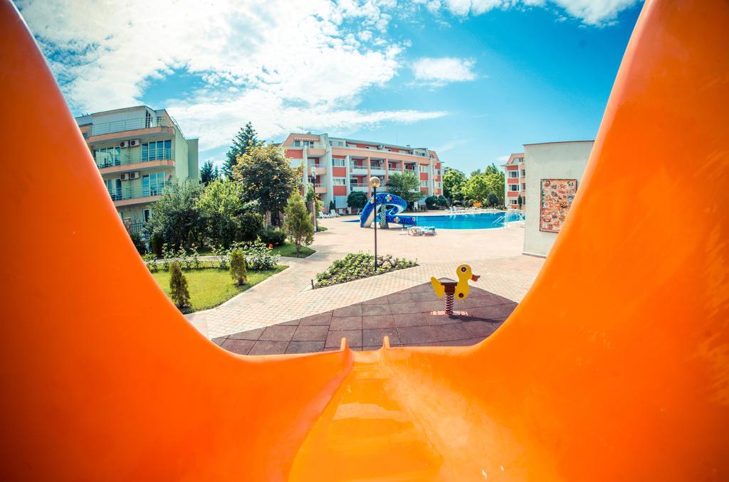 Sunny Fort Apartments Slântsjev Brjag Eksteriør bilde