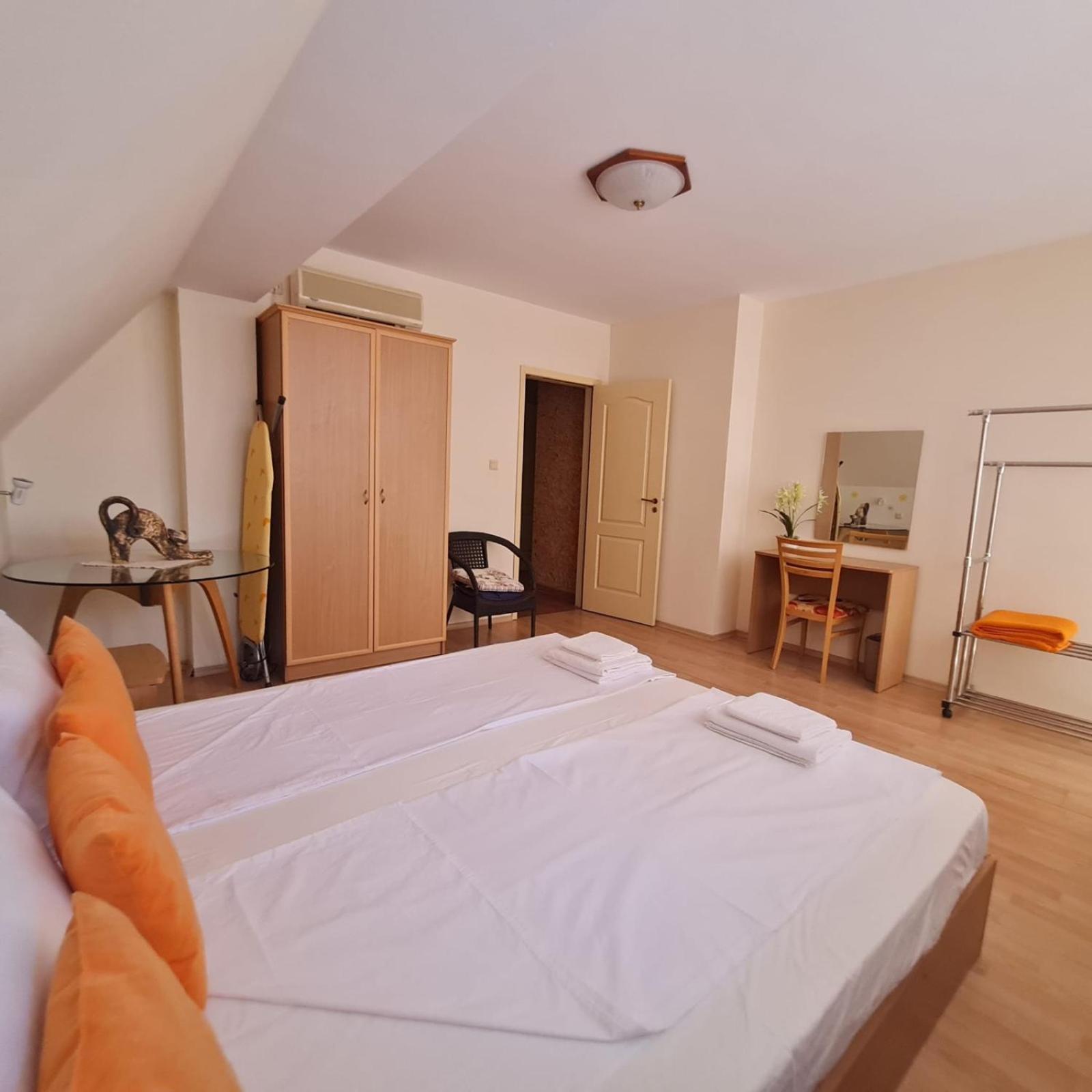 Sunny Fort Apartments Slântsjev Brjag Eksteriør bilde